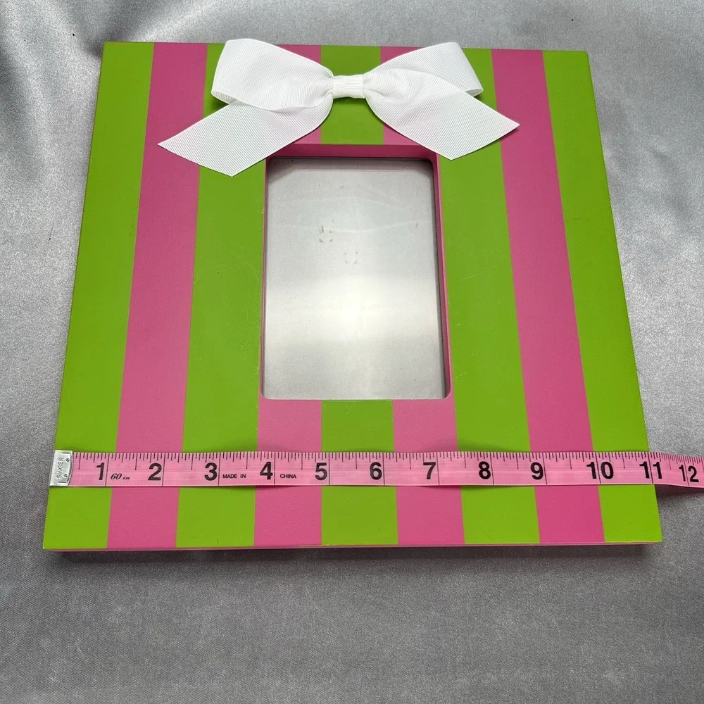 MSC Mainstreet Collection STRIPED Bow Photo Frame Holds 4x6 picture OUTER 11x11